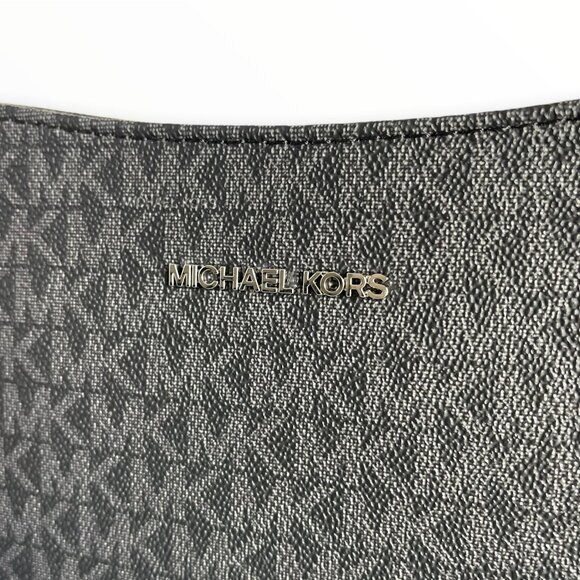 Michael Kors Jet Set Travel Black Crossbody bag